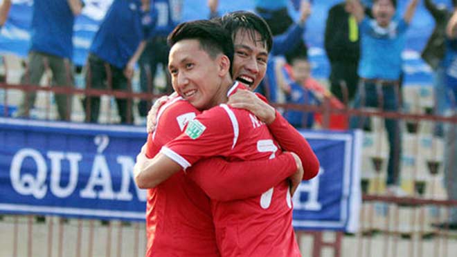 Hai trụ cột Mạc Hồng Quân, Nghiêm Xuân Tú của CLB Than Quảng Ninh chuyển sang thi đấu cho Hải Phòng FC tới hết mùa