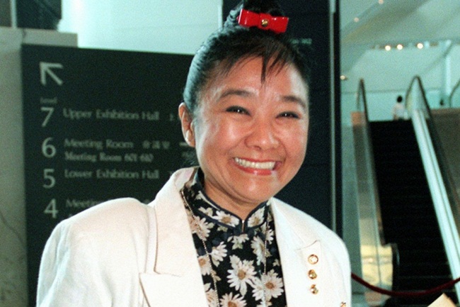 Bà là Nina Wang (sinh năm 1937, mất năm 2007, sống ở Hong Kong, Trung Quốc). Chồng bà là đại gia Teddy Wang. Theo Forbes ước tính tài sản của bà là 4,2 tỷ USD.&nbsp;
