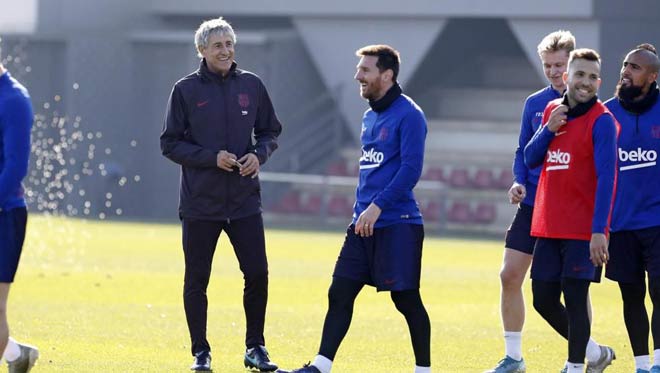 HLV Quique Setien tự tin có diệu kế giúp Messi và Barca vô địch Champions League mùa này