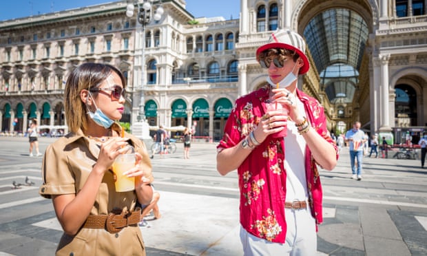 Italia đã đón khách du lịch ở lại (ảnh: The Guardian)