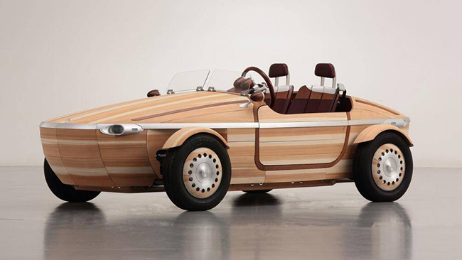 Toyota đã lựa chọn gỗ chất lượng cao để đảm bảo sự bền bỉ của chiếc xe, 2 loại gỗ chính làm nên xe là gỗ tuyết tùng và gỗ phong Nhật Bản
