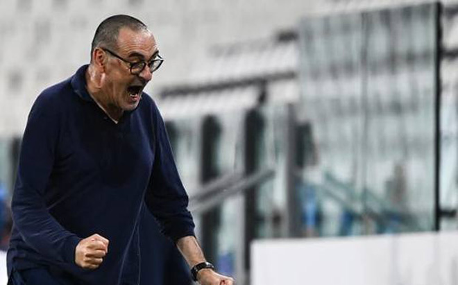 HLV Sarri sẽ bị cấm chỉ đạo bên phía Juventus ở trận đấu đêm nay