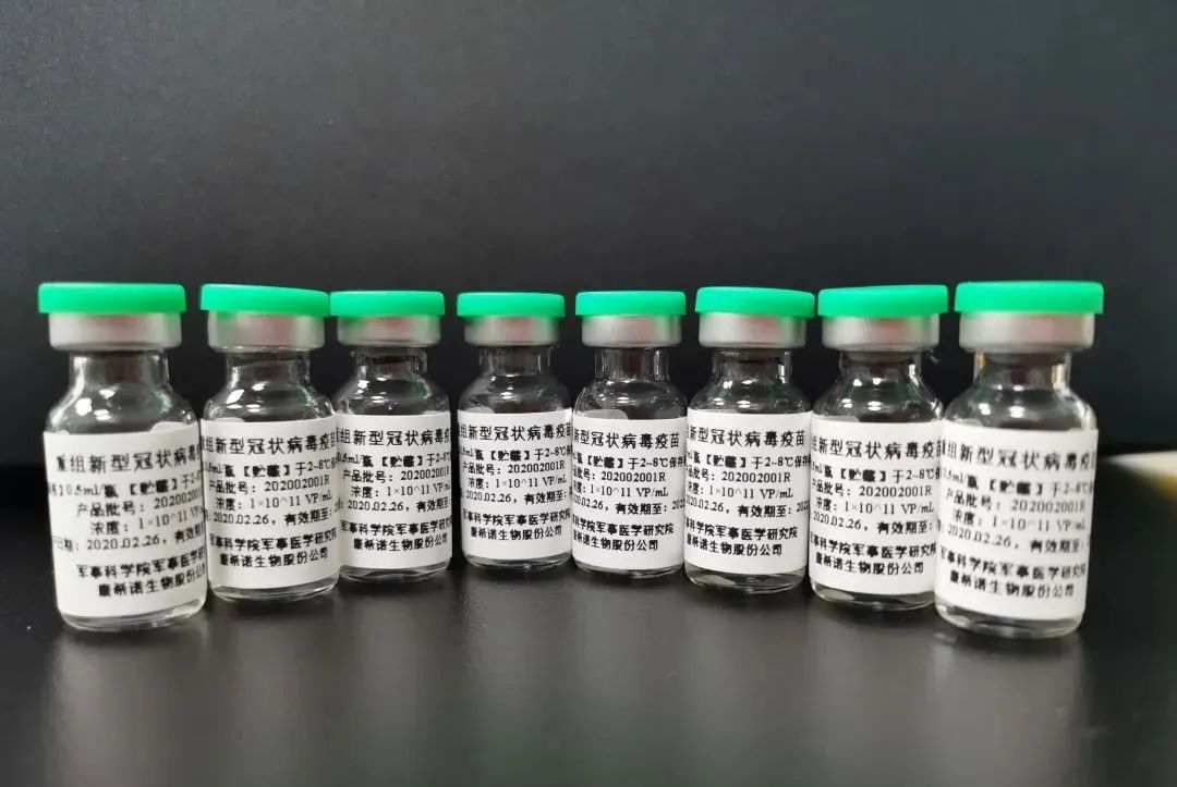 Vắc xin Covid-19 do Trung Quốc sản xuất bị chính hải quan trong nước chặn tại cảng (ảnh: SCMP)