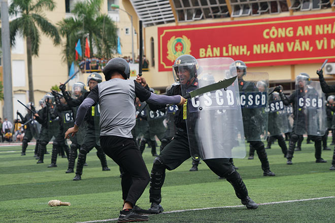 Dù đối mặt với tội phạm nguy hiểm, hung hãn, nhưng các chiến sĩ cơ động luôn hoàn thành tốt nhiệm vụ