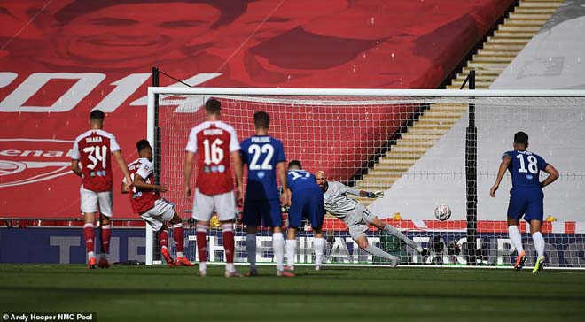 Arsenal - Aubameyang &#34;vô đối&#34; FA Cup: Đón mưa kỷ lục, triệu fan vỡ òa - 8