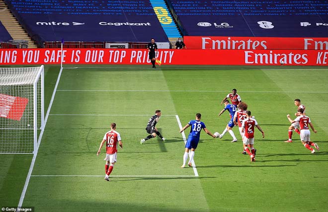 Arsenal - Aubameyang &#34;vô đối&#34; FA Cup: Đón mưa kỷ lục, triệu fan vỡ òa - 5