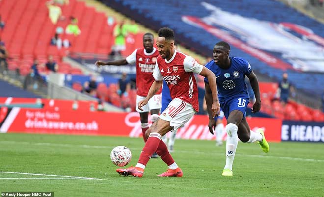 Arsenal - Aubameyang &#34;vô đối&#34; FA Cup: Đón mưa kỷ lục, triệu fan vỡ òa - 10