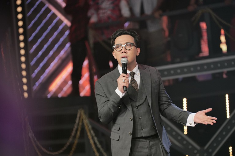 Trấn Thành đảm nhận vai trò MC trong chương trình "Rap Việt" gây ra nhiều ý kiến tranh cãi.