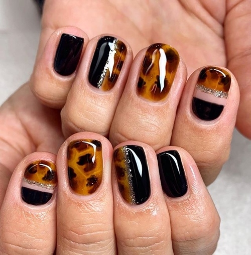 “Độc lạ” với 6 kiểu nail cho mùa thu 2020 - 9