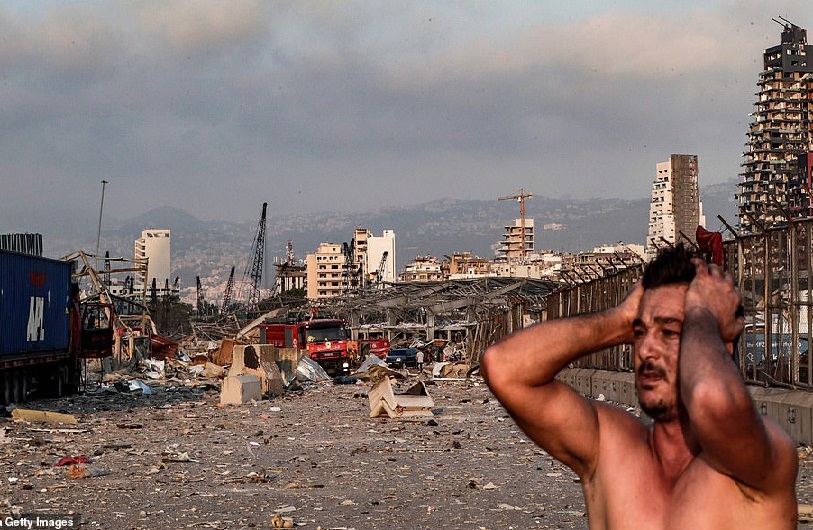 Nhiều người vẫn chưa hết bàng hoàng sau vụ nổ như bom nguyên tử ở Beirut. Ảnh: Getty, AP