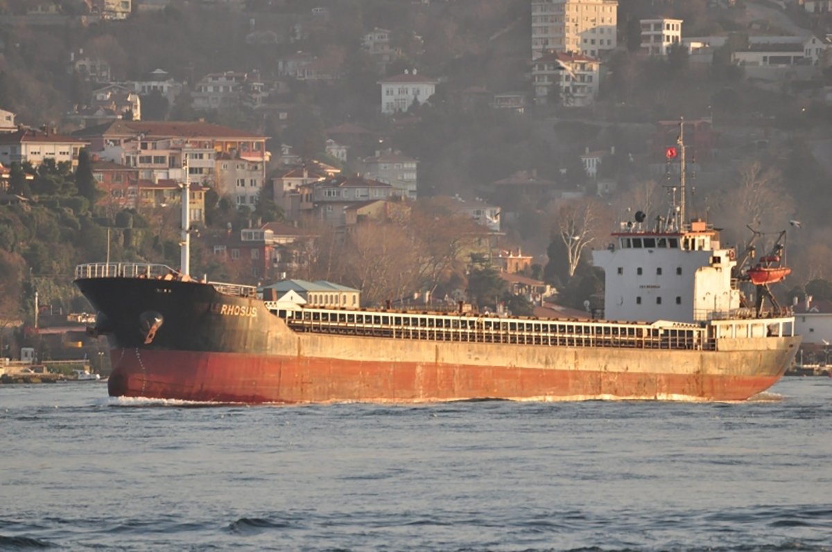 MV Rhosus – con tàu đã mang hơn 2.700 tấn hóa chất dễ cháy nổ vào Liban (ảnh: CNN)