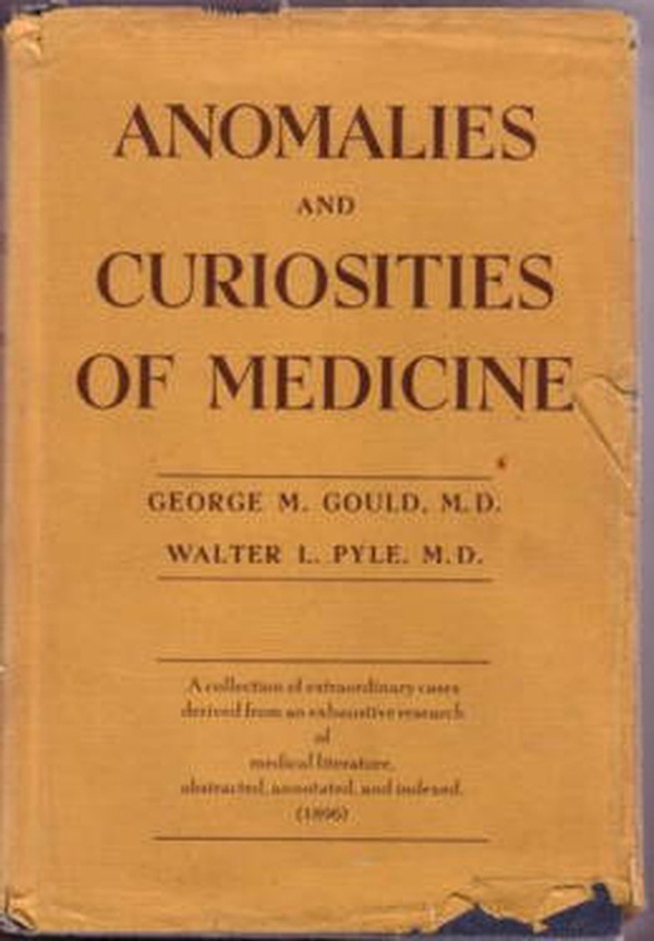 Cuốn sách của 2 bác sĩ&nbsp;George M. Gould và Walter L. Pyle.