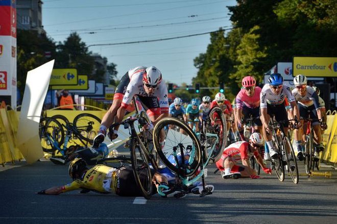 Tai nạn nghiêm trọng ở chặng đầu tiên&nbsp;Tour de Pologne