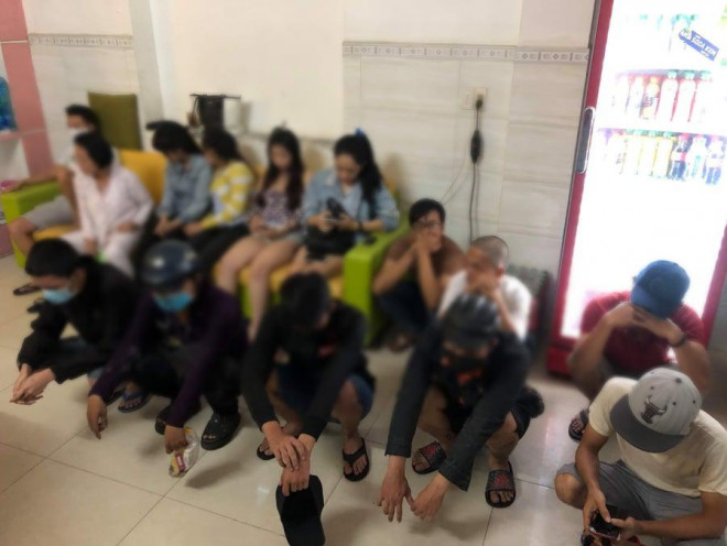 21 người dương tính ma túy ở hai nhà nghỉ