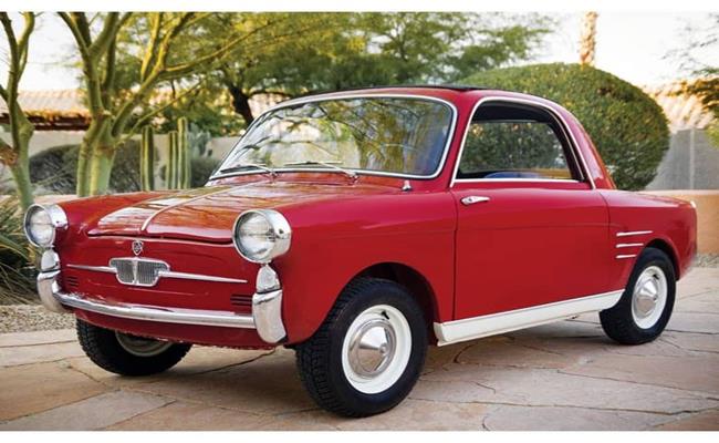 Autobianchi Bianchina Transformabile là mẫu xe "tí hon"&nbsp;của Italia, với chiều dài 2985mm, rộng 1340mm và cao 1320mm.
