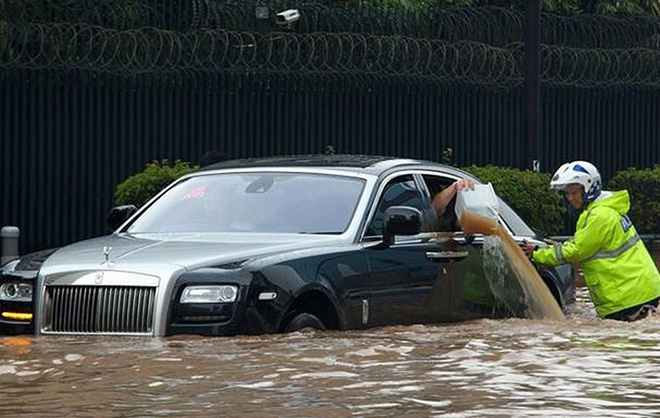 Hiện tượng thủy kích của ô tô và những lưu ý khi lái xe trong điều kiện ngập nước - 2