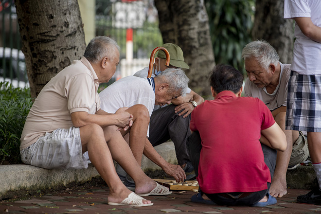 Thêm ca mắc COVID-19, nhiều người dân Thủ đô vẫn vô tư không phòng dịch - 5