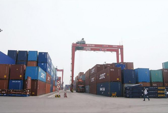 Hiện 99% thị phần vận tải container xuất nhập khẩu của Việt Nam rơi vào tay hãng tàu nước ngoài. Ảnh minh hoạ: Phạm Thanh.