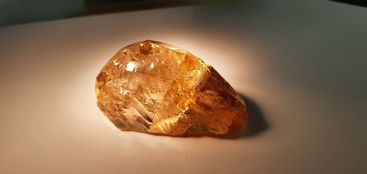 Alrosa đang chờ chuyên gia định giá viên kim cương thô quý hiếm này.