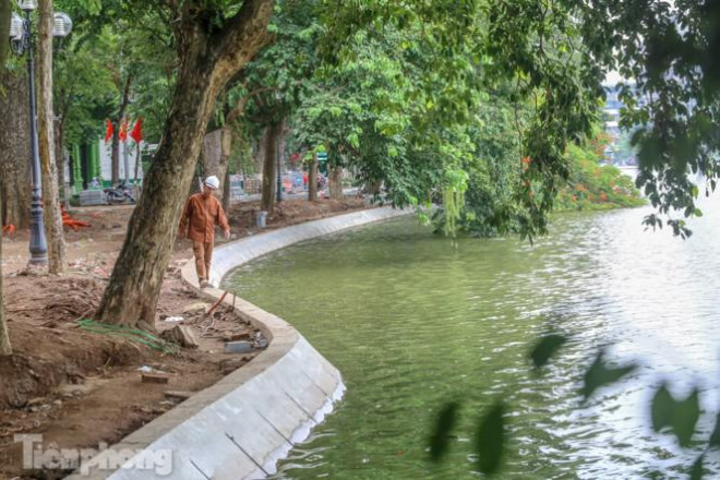 Đường kè cong lồi nối tiếp đường kè cong lõm.