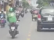 Tin tức trong ngày - GrabBike đánh võng, vượt đèn đỏ mở đường xe cứu thương, đúng hay sai?