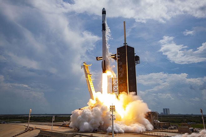 SpaceX phóng thêm 57 vệ tinh mới - 1