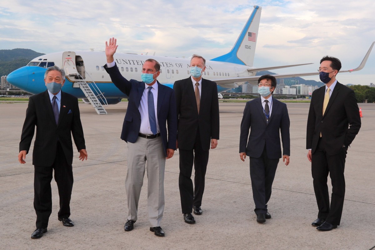 Bộ trưởng Y tế Mỹ Alex Azar đặt chân xuống Đài Loan.