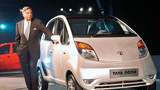 Năm 2008, người dân Ấn Độ bất ngờ với sự xuất hiện của mẫu xe Tata Nano. Mức giá bán chỉ 2000 USD (chưa gồm thuế và phí giao xe tận nơi). 
