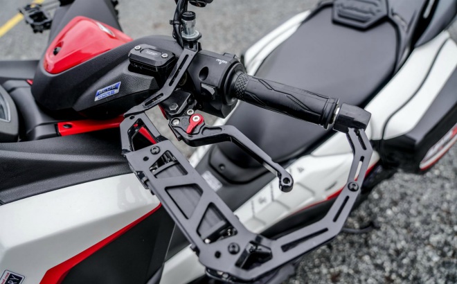 2020 Yamaha NMAX biến hóa thành xế thám hiểm mạnh như mãnh hổ - 7