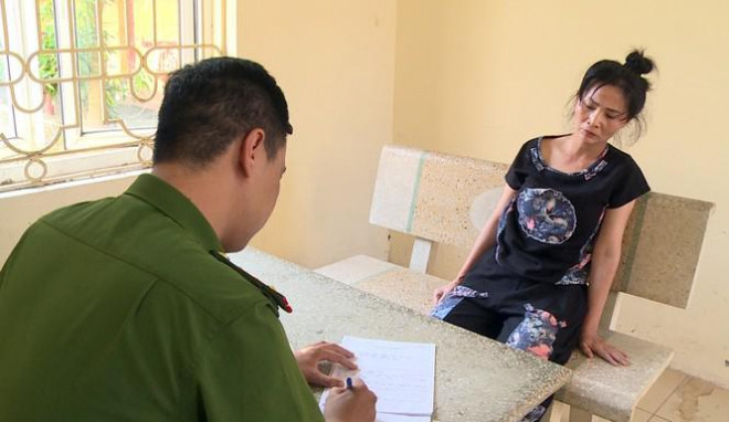 Theo cơ quan điều tra, trước năm 2010, Hòa làm nghề buôn bán động vật hoang dã tại tỉnh Yên Bái rồi kết hôn với Chu Xuân Thu (SN 1946, cùng quê). Do buôn bán ở Yên Bái không thuận lợi, vợ chồng Hòa vào miền Nam và tự nhận là nhà ngoại cảm có khả năng thấu thị, nói chuyện với người âm, tìm được hài cốt liệt sỹ. Hòa quảng bá đã tìm được nhiều thi hài liệt sỹ tại các tỉnh: Bà Rịa - Vũng Tàu, Tây Ninh, Đắk Nông…