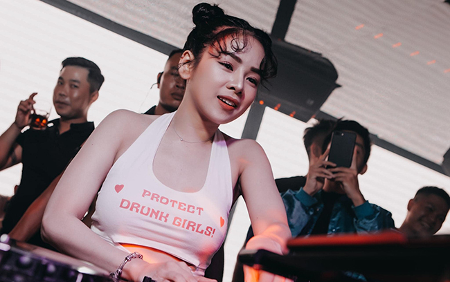 Sau đăng quang&nbsp;&#34;Miss DJ&#34; 2015, Mie tham gia các sân chơi khác như&nbsp;&#34;Tài năng DJ&#34;, &#34;The remix&#34; 2017&nbsp;và hiện là&nbsp;“Rap Việt”.&nbsp;Từ các cuộc thi này, cô tạo được nhiều bản hit được khán giả biết đến.
