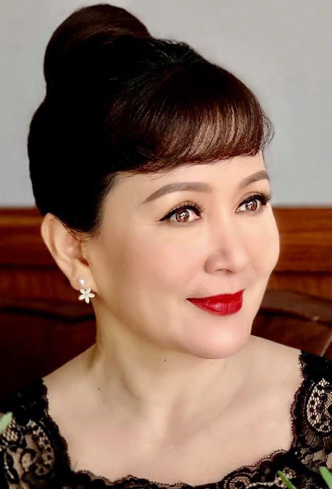 “Chủ tịch Khuê” trong Tình yêu và tham vọng với nhan sắc và thần thái đỉnh cao, nổi bật hơn cả dàn diễn viên trẻ