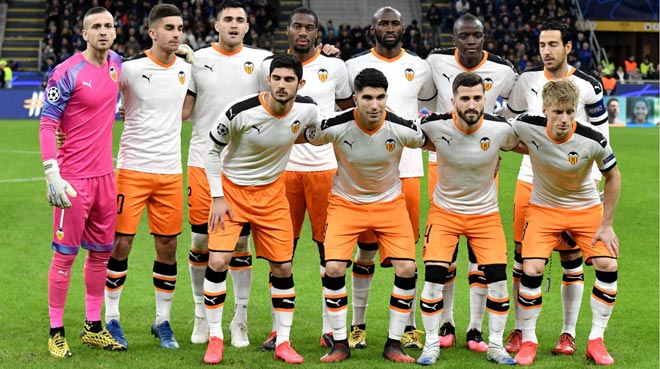 Valencia thông báo sẵn sàng bán cả đội hình