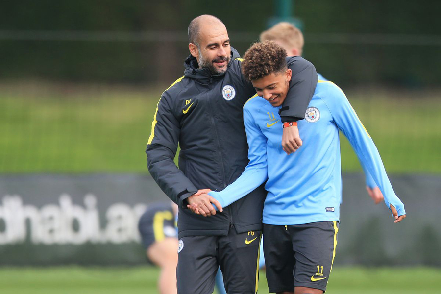 Jadon Sancho: “Bom tấn” 20 tuổi khuynh đảo châu Âu, MU chưa bỏ cuộc - 14