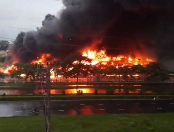 Cháy lớn tại khu công nghiệp Yên Phong, Bắc Ninh - 1
