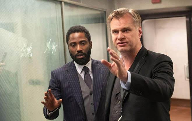 Christopher Nolan trên trường quay TENET