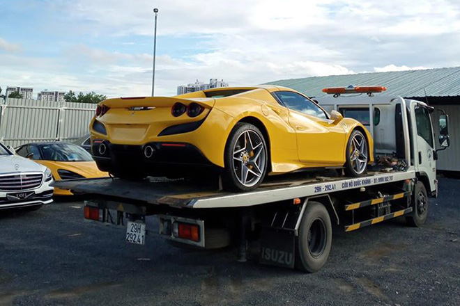 Siêu phẩm Ferrari F8 Spider đầu tiên cập cảng Việt Nam - 2