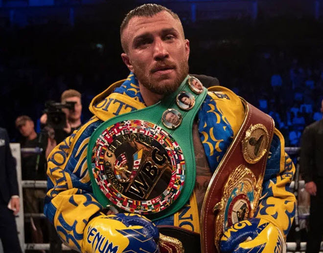 2. Vasiliy Lomachenko (14 thắng, 1 thua). Nhà vô địch đang giữ 3 đai hạng nhẹ&nbsp;WBC, WBA và WBO đứng vị trí thứ hai.