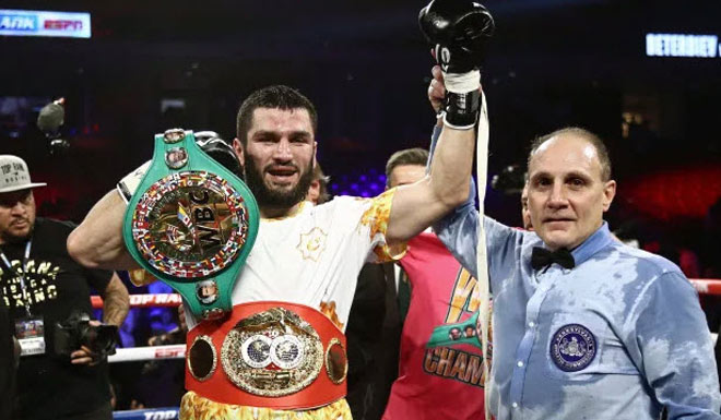 9. Artur Beterbiev (Thắng 15, 0 thua). Với 15 trận toàn thắng bằng knock-out, võ sĩ Nga được The Ring đánh giá rất cao.