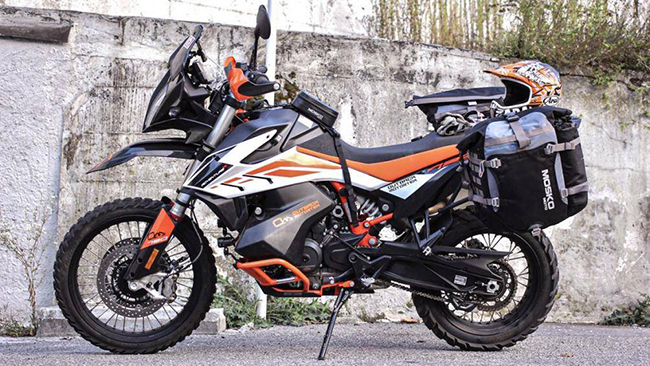 2. KTM 790 Adventure R
