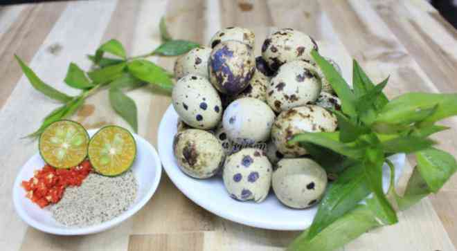 Hết ngại luộc và bóc vỏ trứng cút vì có 2 cách cực đơn giản dưới đây giúp trứng vừa nhanh chín vừa tự  bong vỏ - 1