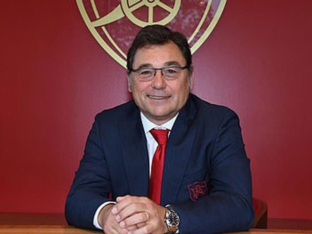 Sanllehi rời Arsenal mà không có lý do cụ thể