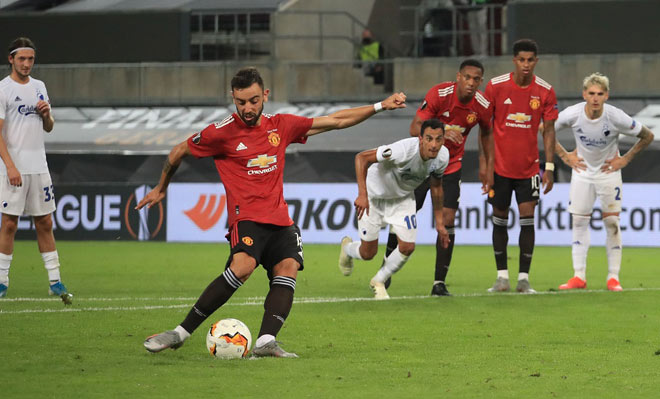 Bruno Fernandes sút phạt đền&nbsp;giúp MU nhọc nhằn vượt qua Copenhagen ở tứ kết Europa League mùa này