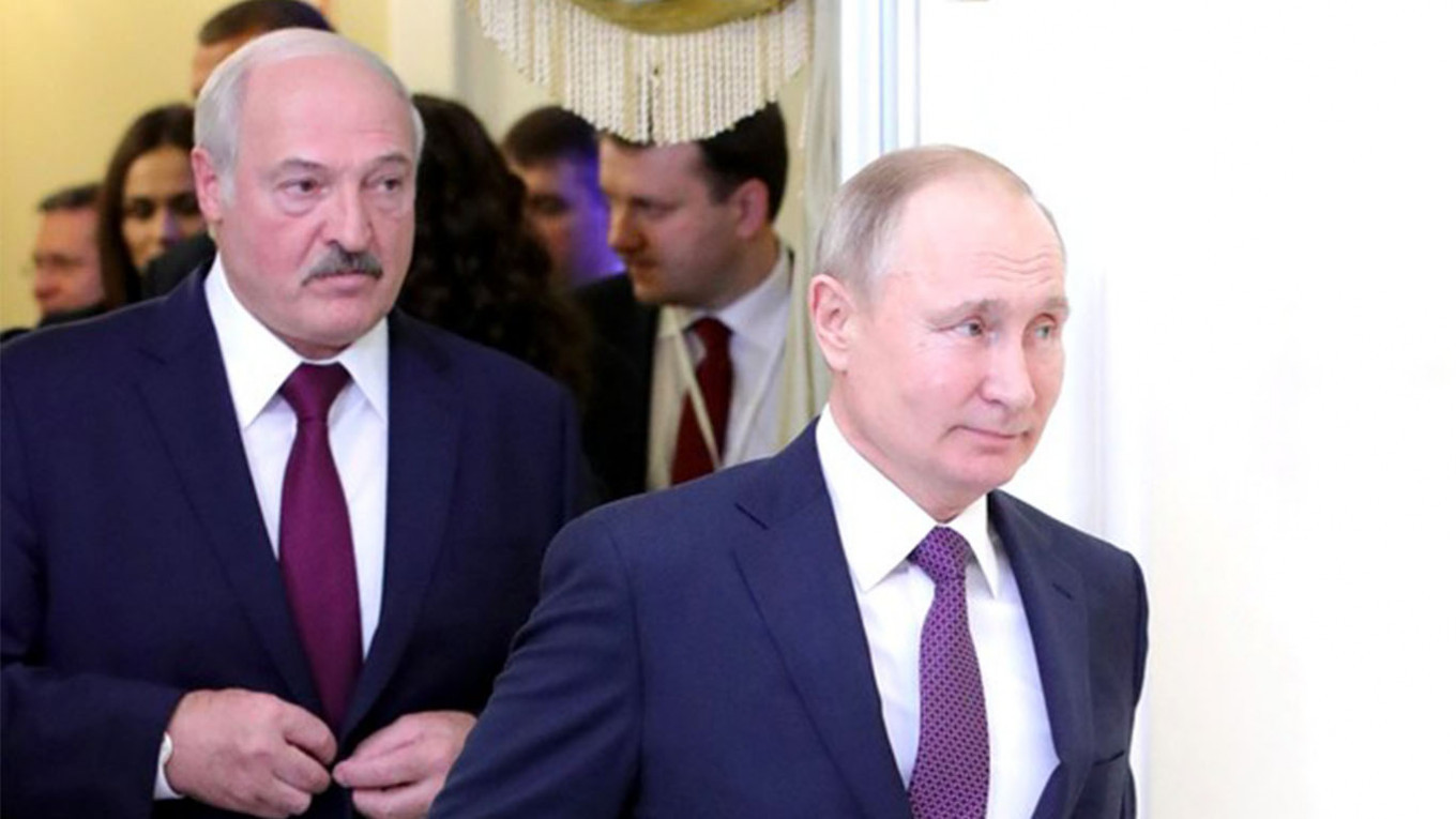 Ông Lukashenko (trái) là đồng minh thân cận lâu năm với ông Putin.