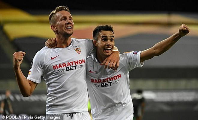 Niềm vui chiến thắng của các cầu thủ Sevilla