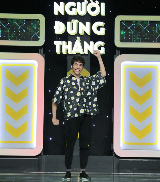 Dương Thanh Vàng làm MC của "Người đứng thẳng"
