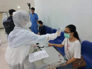 Tin tức trong ngày - Hà Nội thêm 1 ca dương tính virus SARS-CoV-2, bệnh nhân ở quận Tây Hồ