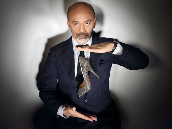 Christian Louboutin: Sự đau đớn trên đôi giày đế đỏ triệu người mơ - 1