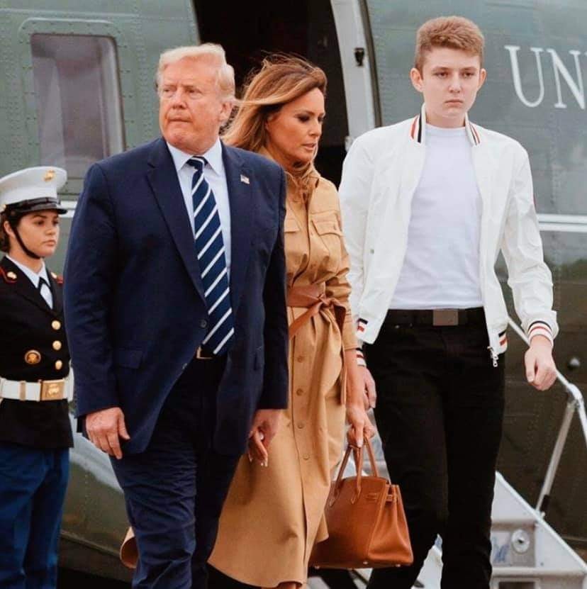 Barron Trump hiện tại ngày một trưởng thành&nbsp;dù có ý kiến cho rằng cậu bé kém&nbsp;ưa nhìn hơn&nbsp;trước.