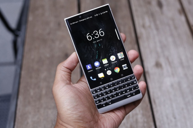 HOT: Điện thoại BlackBerry hẹn ngày trở lại, tiến ngay đến 5G - 2